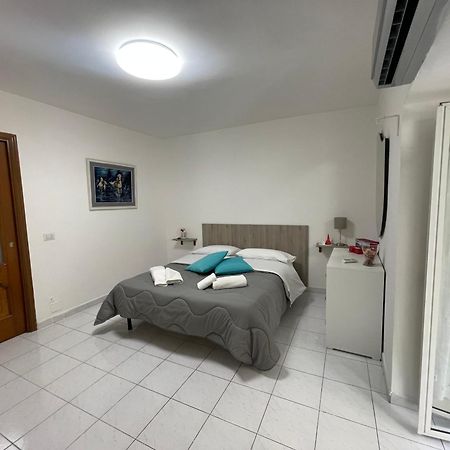 Geppino'S Home Наполи Екстериор снимка