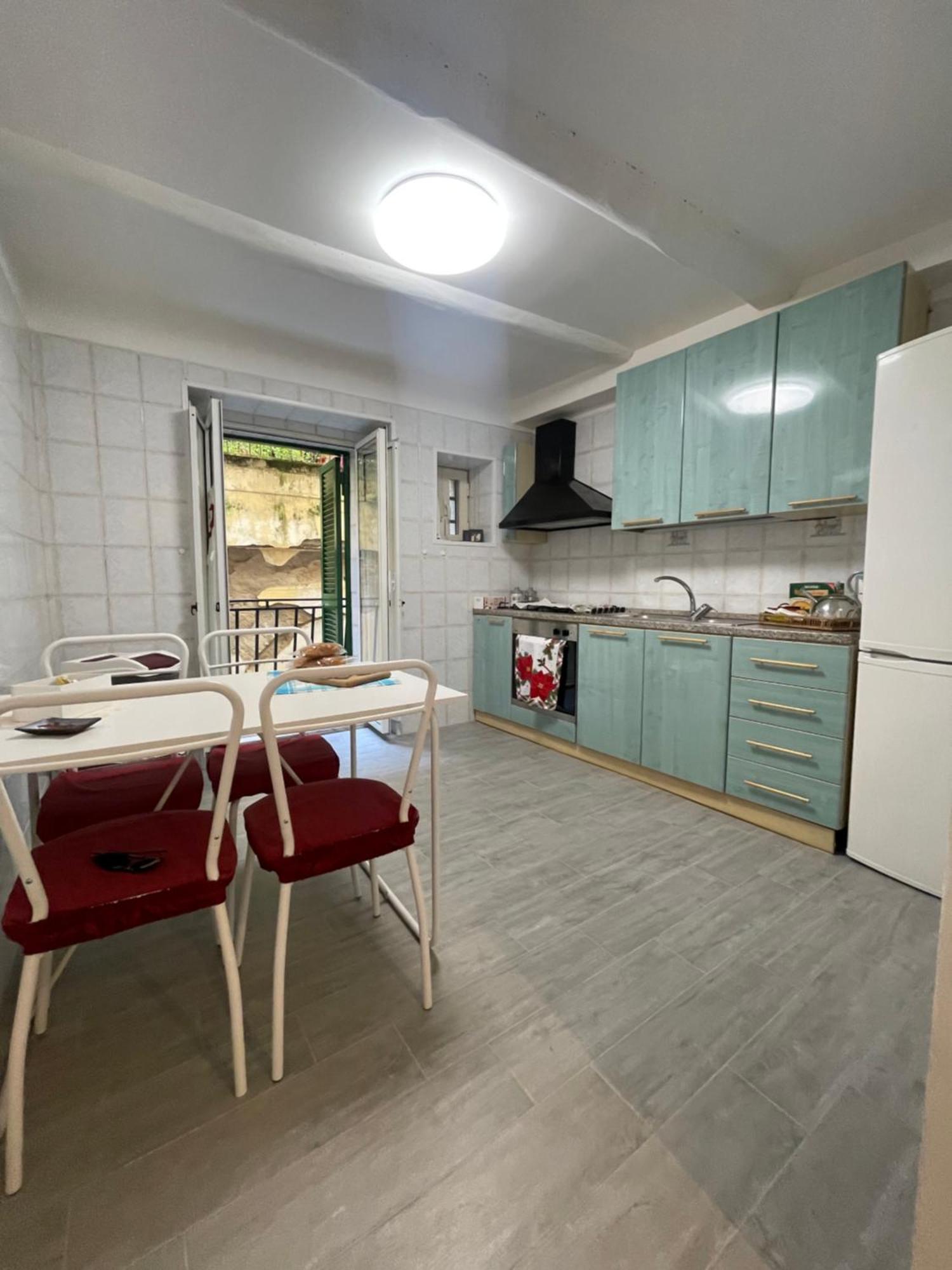 Geppino'S Home Наполи Екстериор снимка